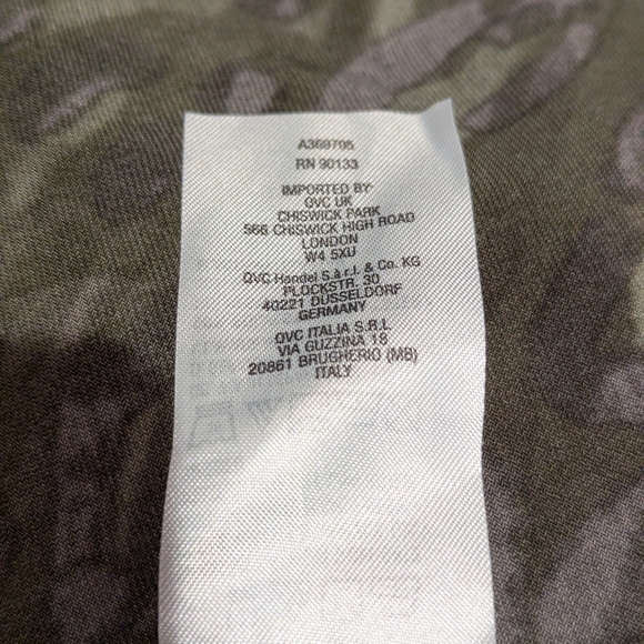 Belle by Kim Gravel Animal Print Knit Top Women's Medium Green V neck Stretch - Picture 7 of 10